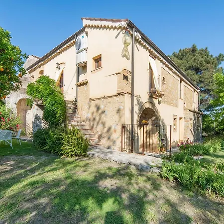 Ancient In The Countryside Of Stilo With Garden Guardavalle