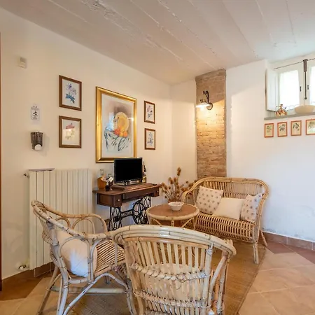 Ancient In The Countryside Of Stilo With Garden Holiday home *