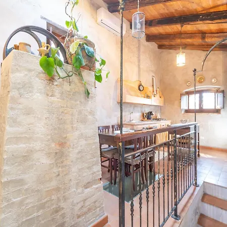 Holiday home Ancient In The Countryside Of Stilo With Garden