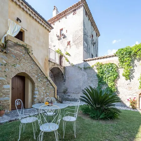 Ancient In The Countryside Of Stilo With Garden Feriehus Guardavalle