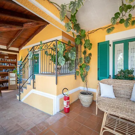 Ancient In The Countryside Of Stilo With Garden